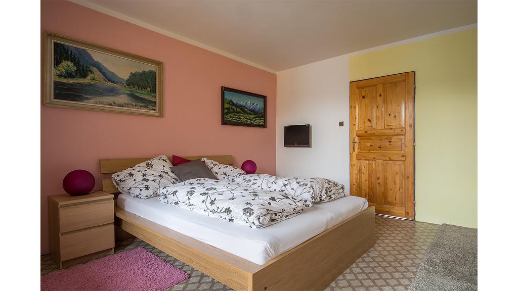 Apartman Vrane Vrané nad Vltavou Exteriör bild