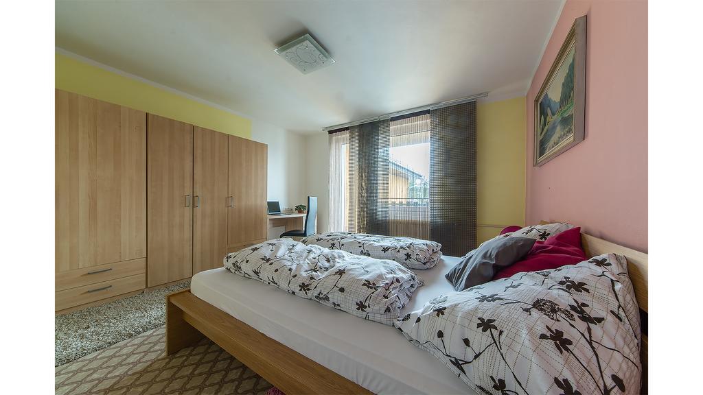 Apartman Vrane Vrané nad Vltavou Exteriör bild