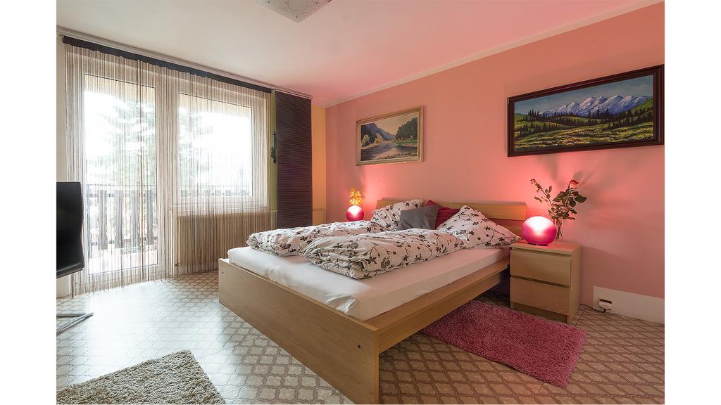 Apartman Vrane Vrané nad Vltavou Exteriör bild